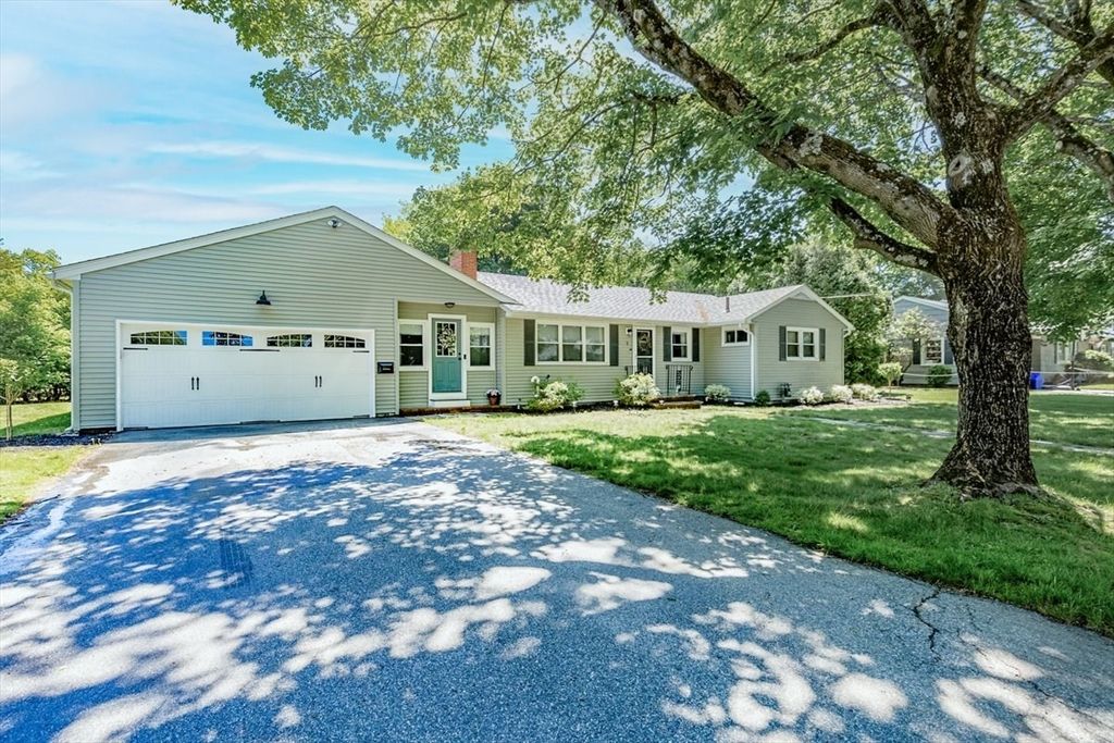 2 Amherst Rd, Andover, MA 01810