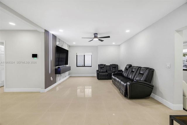 2244 SW 10th St 2244, Miami, FL 33135