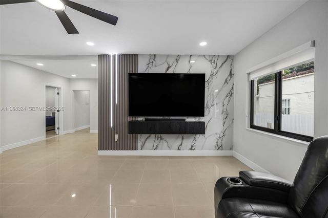 2244 SW 10th St 2244, Miami, FL 33135