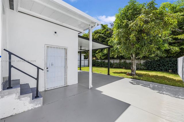 2244 SW 10th St 2244, Miami, FL 33135