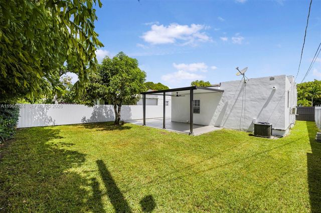 2244 SW 10th St 2244, Miami, FL 33135