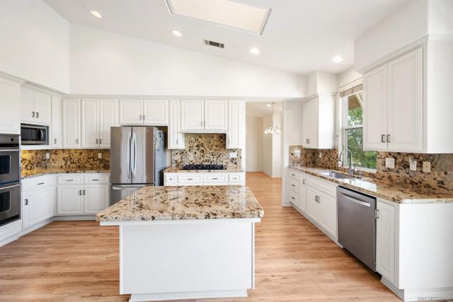 1580 Alta Vista Dr, Vista, CA 92084