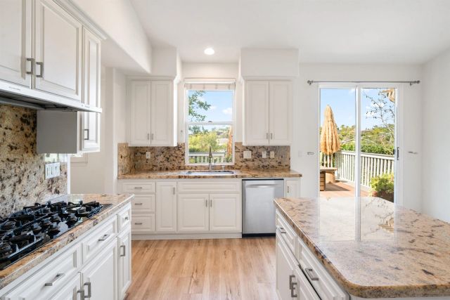 1580 Alta Vista Dr, Vista, CA 92084