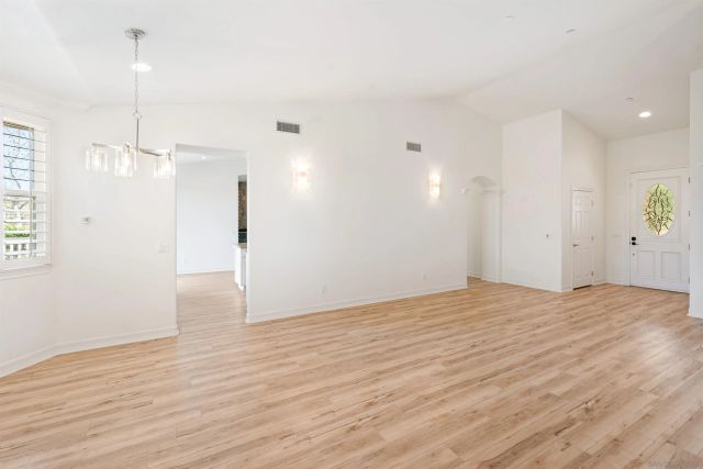 1580 Alta Vista Dr, Vista, CA 92084