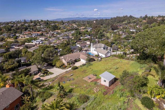 1580 Alta Vista Dr, Vista, CA 92084