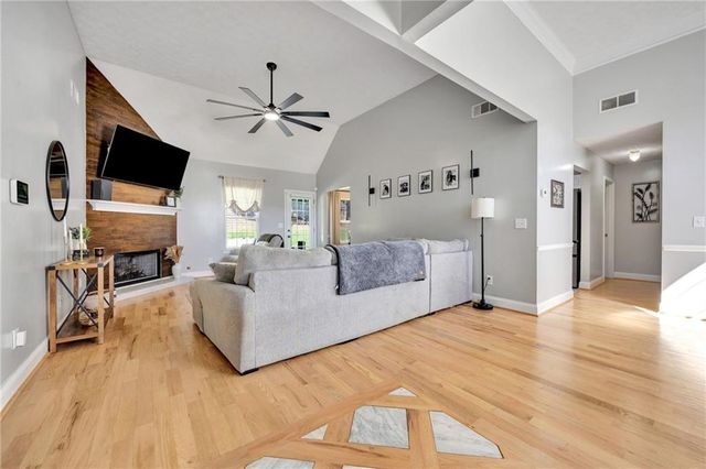 514 Hamlet Drive, Loganville, GA 30052