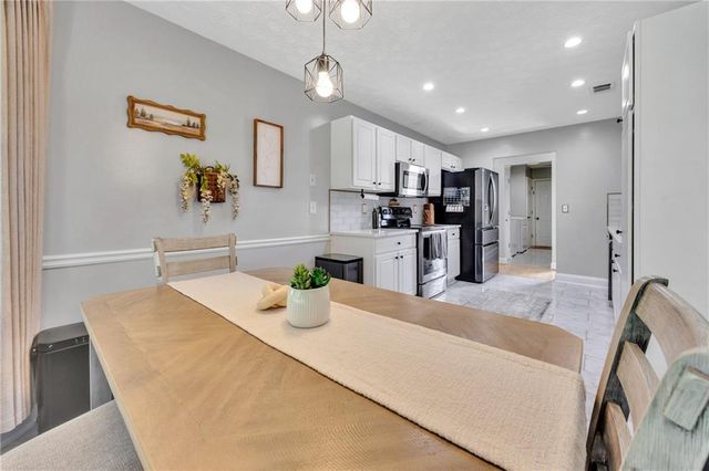 514 Hamlet Drive, Loganville, GA 30052