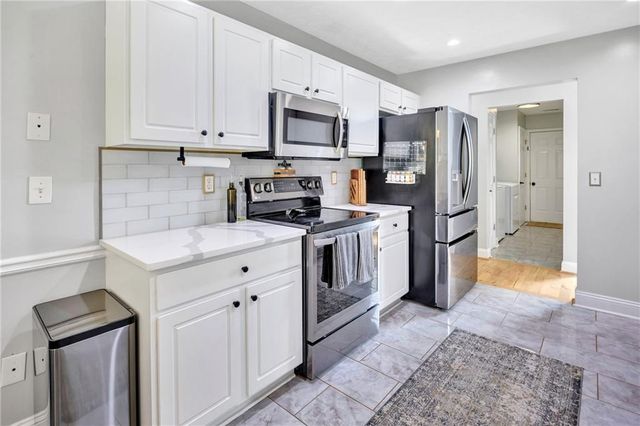 514 Hamlet Drive, Loganville, GA 30052