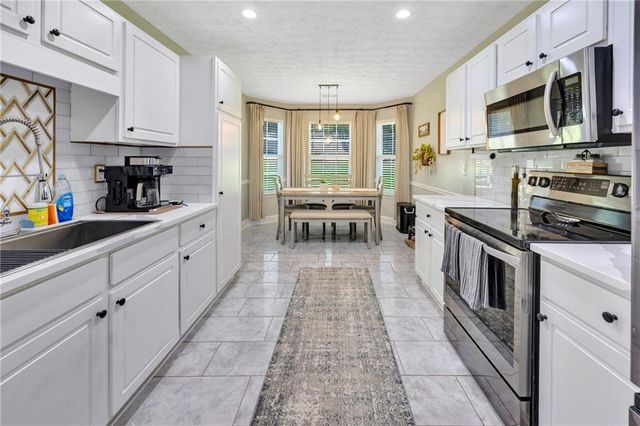 514 Hamlet Drive, Loganville, GA 30052