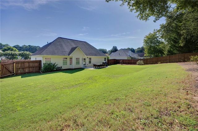 514 Hamlet Drive, Loganville, GA 30052