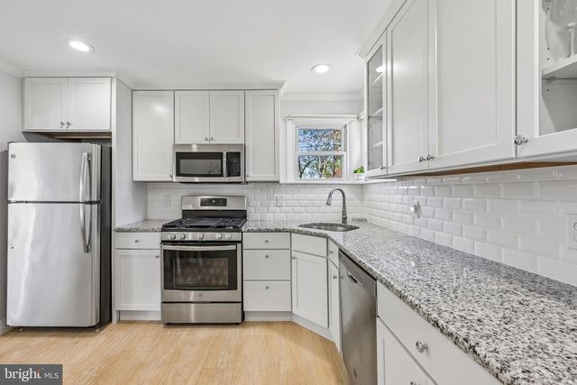 499 LAKEVIEW DR, Runnemede, NJ 08078