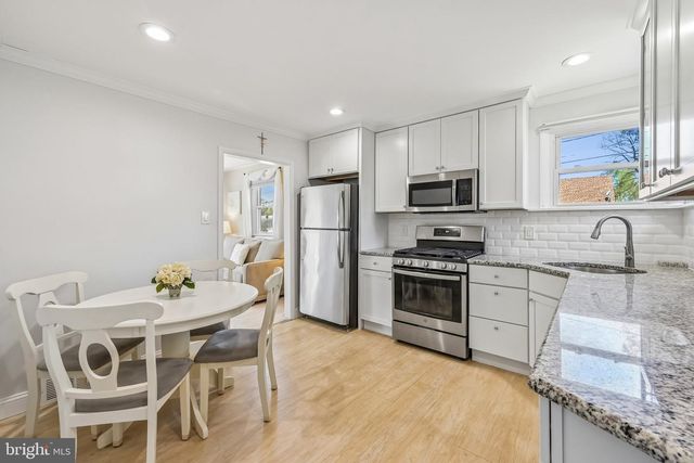 499 LAKEVIEW DR, Runnemede, NJ 08078