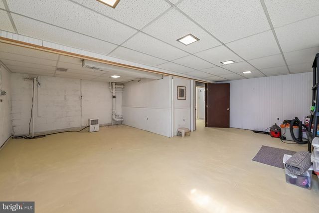 499 LAKEVIEW DR, Runnemede, NJ 08078