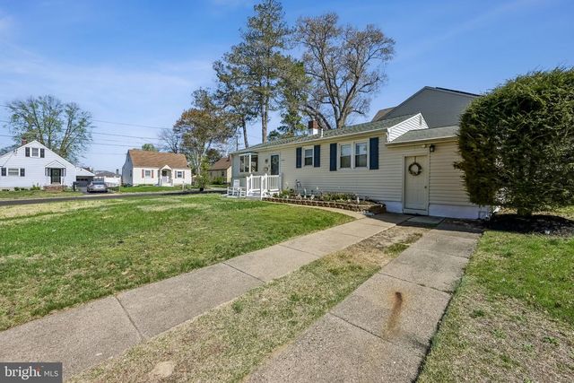 499 LAKEVIEW DR, Runnemede, NJ 08078