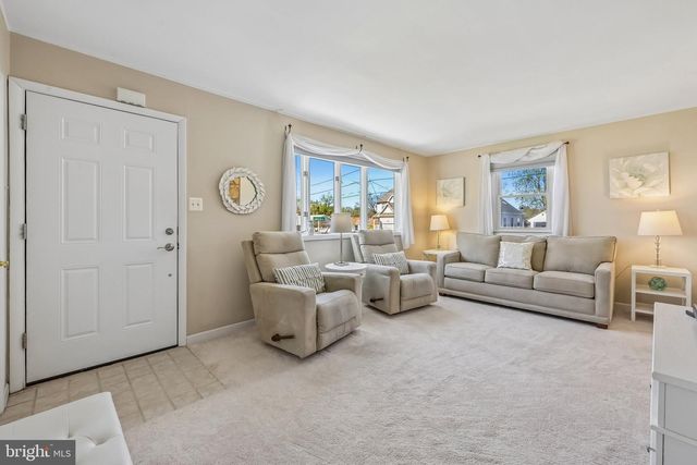 499 LAKEVIEW DR, Runnemede, NJ 08078