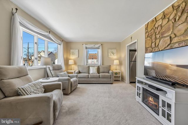 499 LAKEVIEW DR, Runnemede, NJ 08078