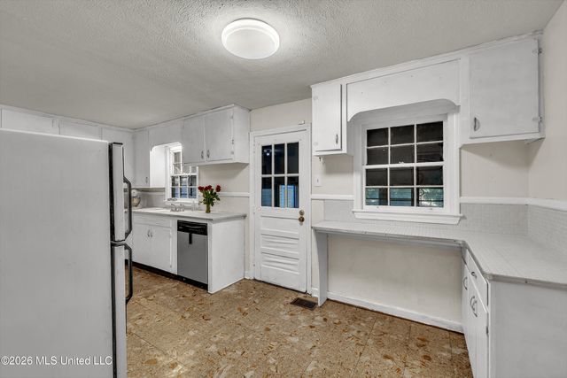 314 Colonial Circle, Jackson, MS 39211