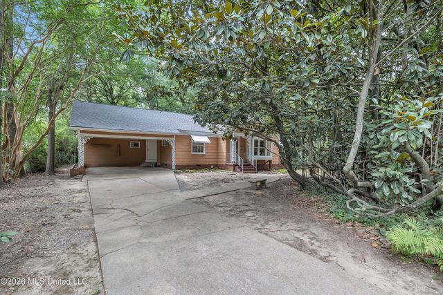 314 Colonial Circle, Jackson, MS 39211