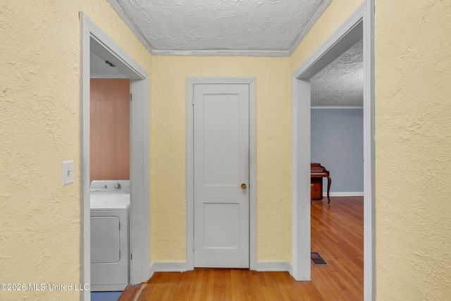 314 Colonial Circle, Jackson, MS 39211