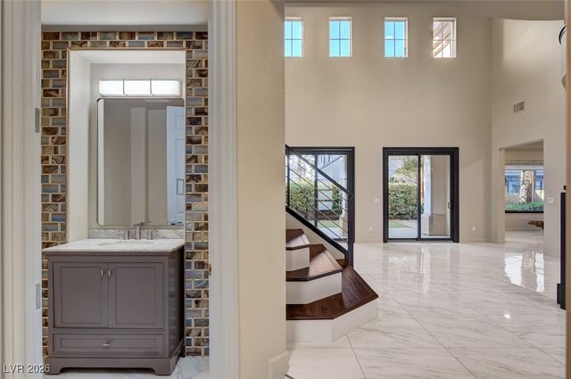 425 Proud Eagle Lane, Las Vegas, NV 89144