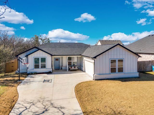 5622 Mesa Loop, Granbury, TX 76048