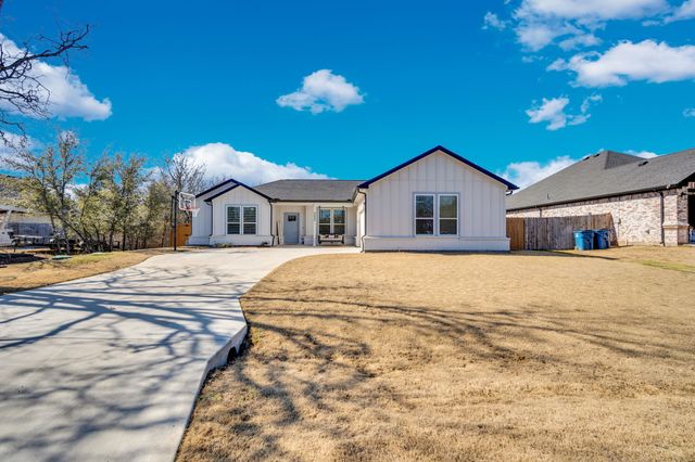 5622 Mesa Loop, Granbury, TX 76048