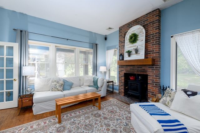 1662 Wachusett St, Holden, MA 01522