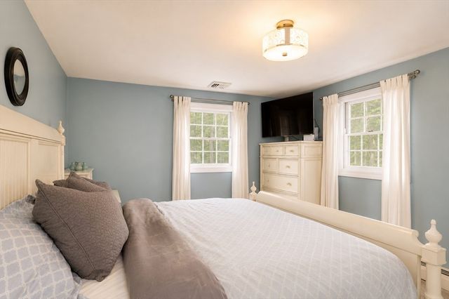 1662 Wachusett St, Holden, MA 01522