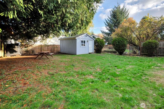 12001 8th Avenue W #B, Everett, WA 98204