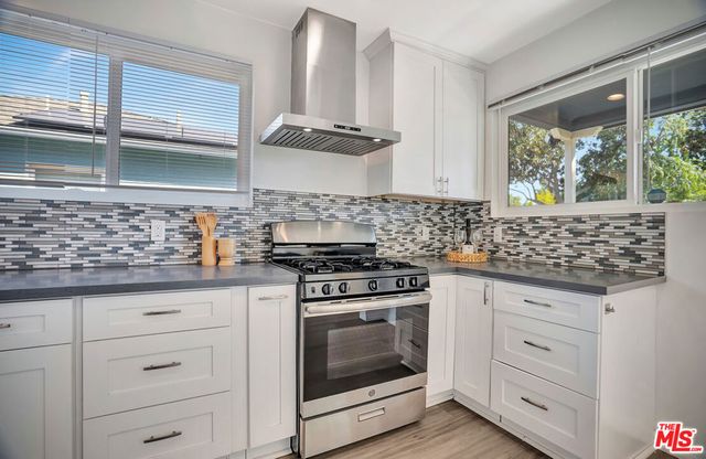 17527 Haynes Street, Van Nuys, CA 91406