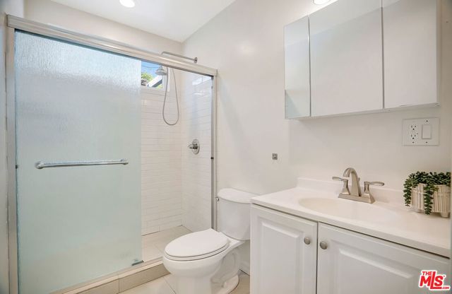 17527 Haynes Street, Van Nuys, CA 91406