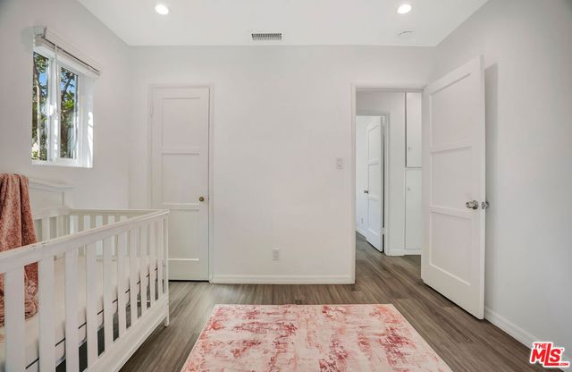 17527 Haynes Street, Van Nuys, CA 91406