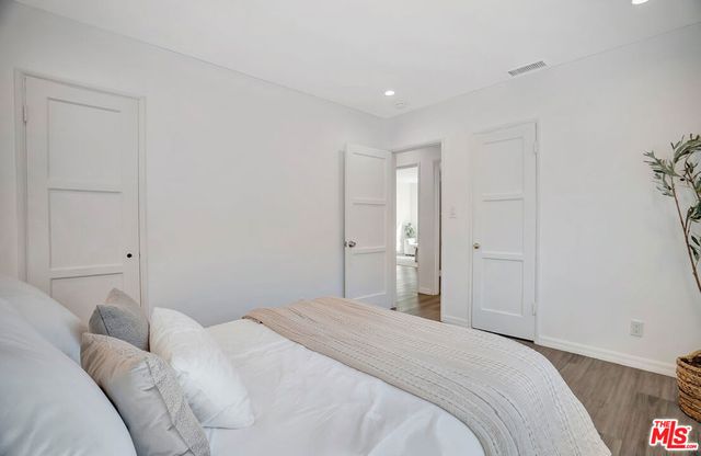 17527 Haynes Street, Van Nuys, CA 91406