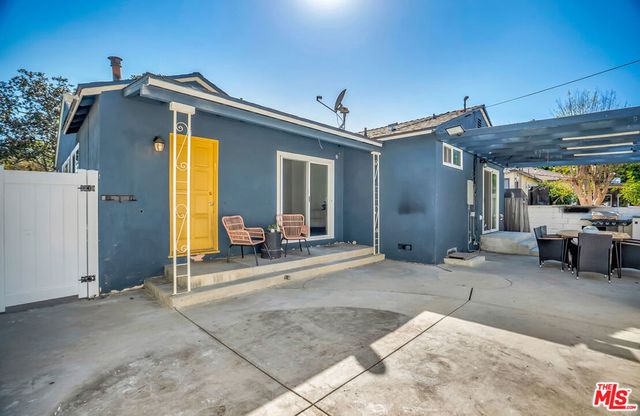 17527 Haynes Street, Van Nuys, CA 91406