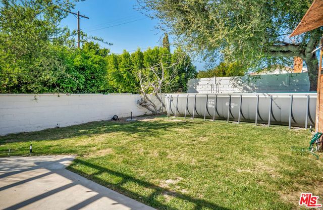 17527 Haynes Street, Van Nuys, CA 91406