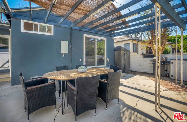 17527 Haynes Street, Van Nuys, CA 91406