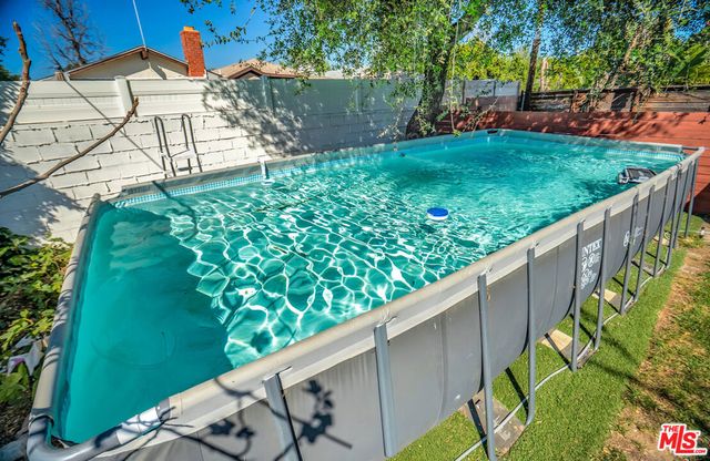 17527 Haynes Street, Van Nuys, CA 91406