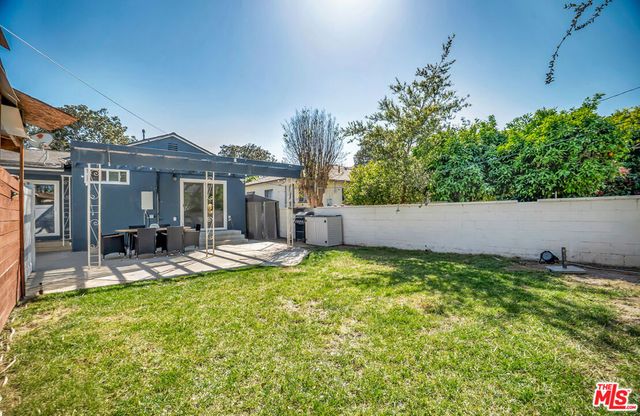 17527 Haynes Street, Van Nuys, CA 91406