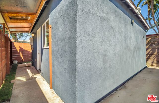 17527 Haynes Street, Van Nuys, CA 91406