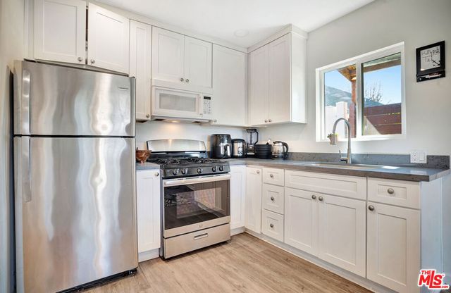 17527 Haynes Street, Van Nuys, CA 91406