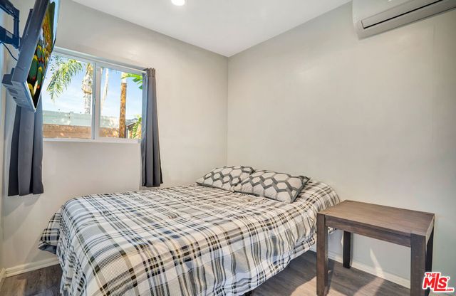 17527 Haynes Street, Van Nuys, CA 91406