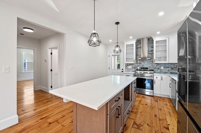 8 Cushing Street 2, Salem, MA 01970