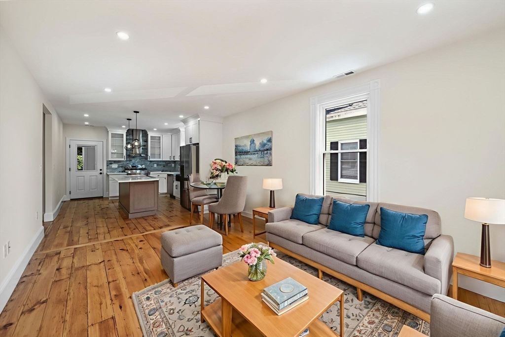 8 Cushing Street 2, Salem, MA 01970