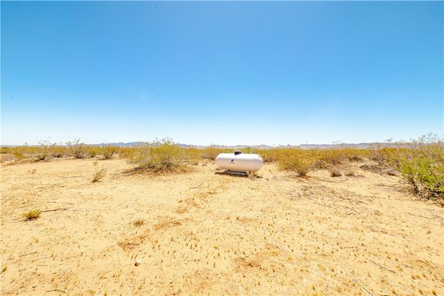 5730 W Golden Valley Drive, Golden Valley, AZ 86413