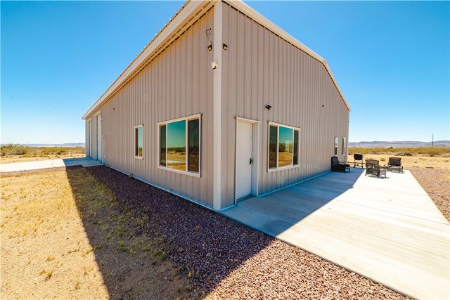 5730 W Golden Valley Drive, Golden Valley, AZ 86413