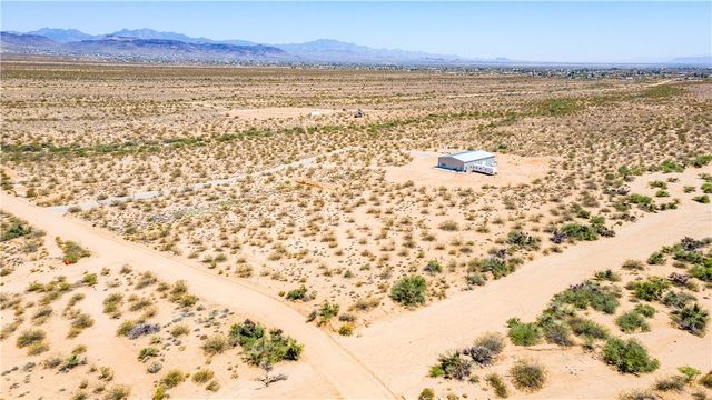 5730 W Golden Valley Drive, Golden Valley, AZ 86413