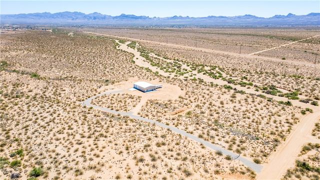 5730 W Golden Valley Drive, Golden Valley, AZ 86413