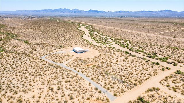 5730 W Golden Valley Drive, Golden Valley, AZ 86413