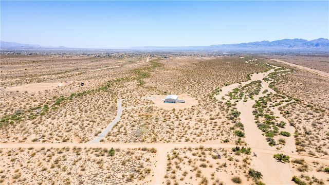 5730 W Golden Valley Drive, Golden Valley, AZ 86413