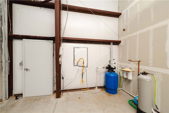 5730 W Golden Valley Drive, Golden Valley, AZ 86413